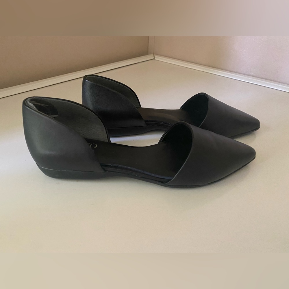 Franco Sarto pointy toe black leather flats  
Size 5.5